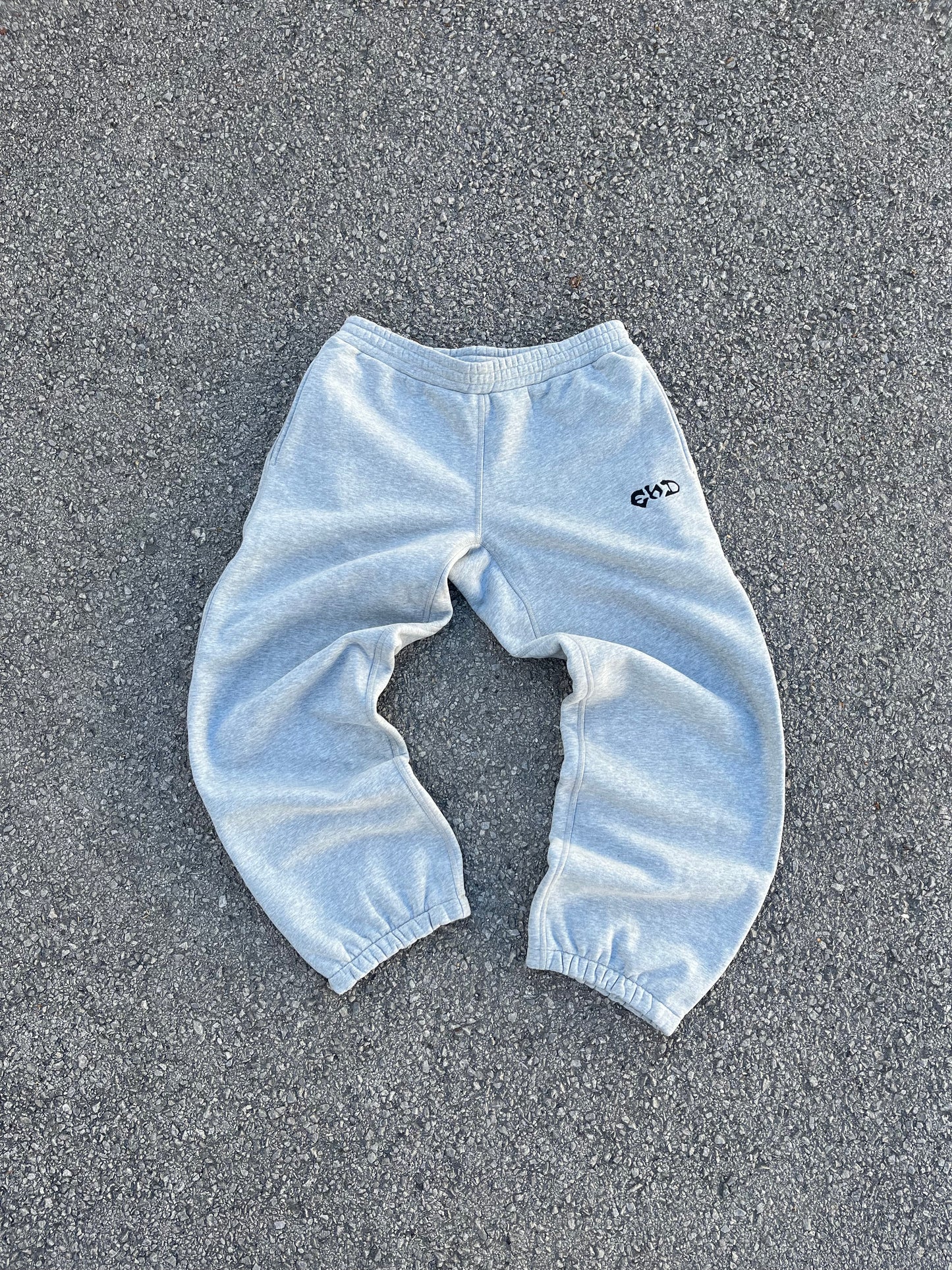 END SWEATPANTS