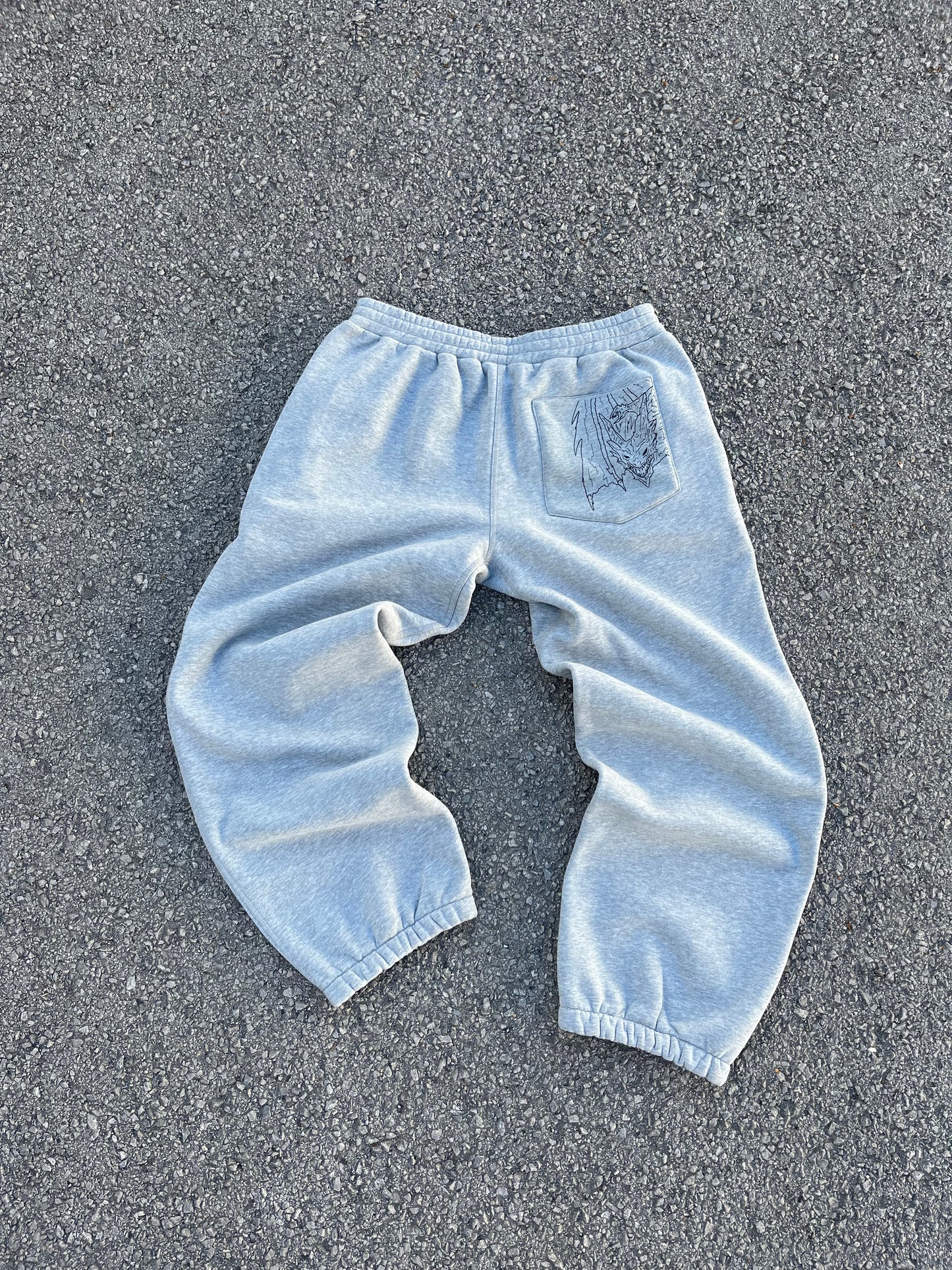 END SWEATPANTS